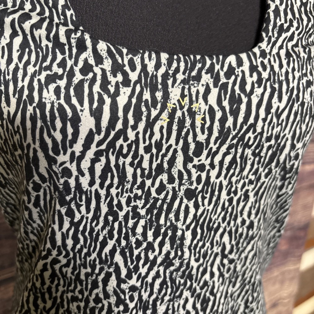VARLEY Size Large Beige Black Animal Print Tank Athletic Top Built In Bra Zebra - Picture 2 of 8
